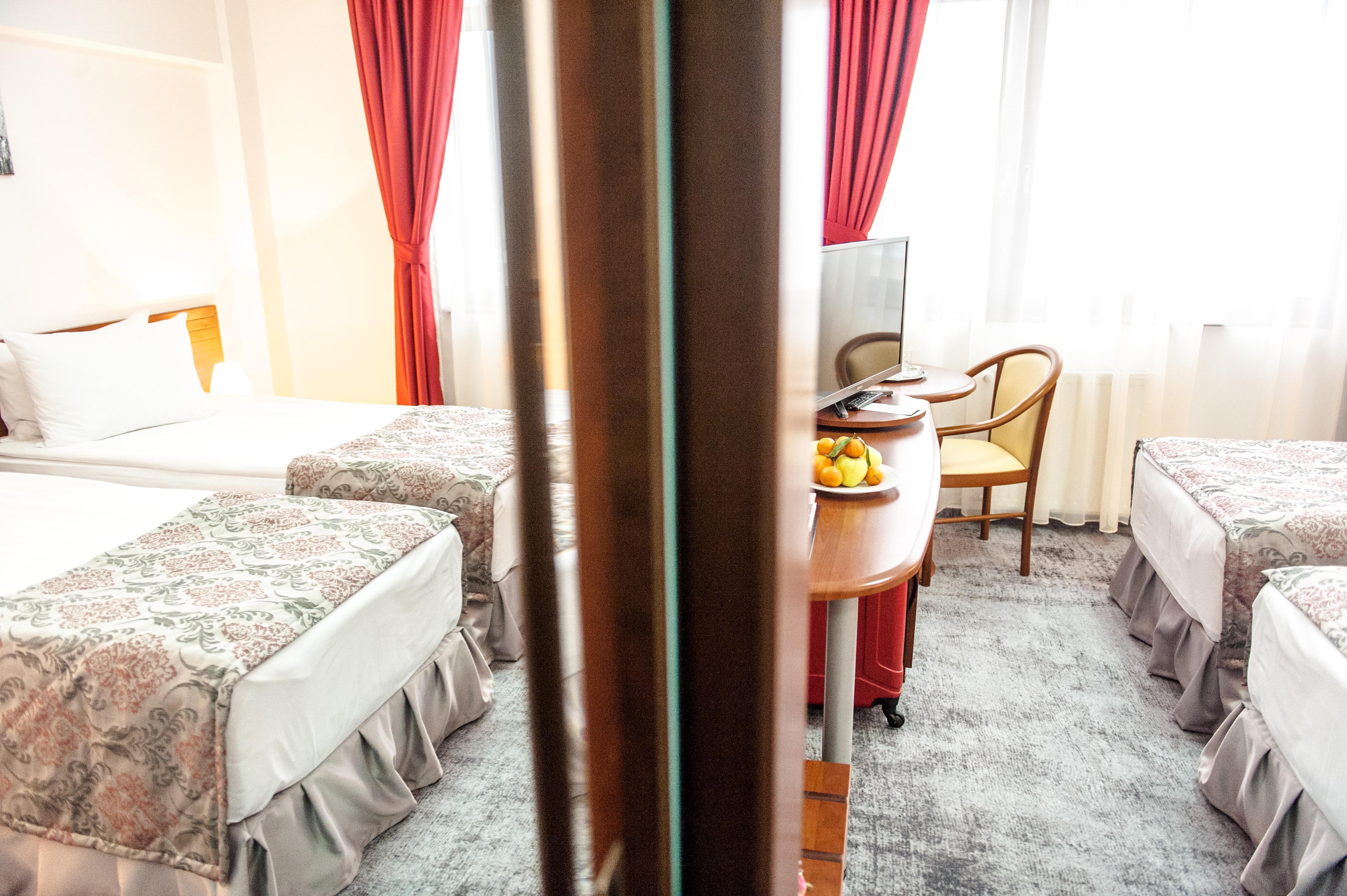 Hotel Parc Сибиу Экстерьер фото
